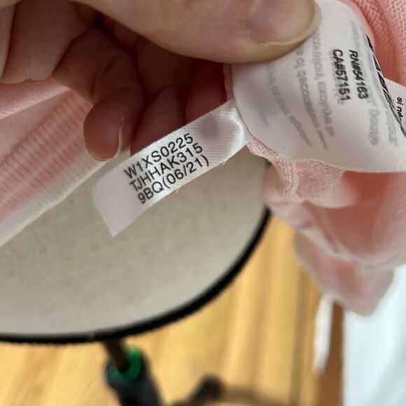 Tommy Hilfiger Womens Knitted Ivy Sweater Heart Patch V-Neck Pink Size 1X NWT - Picture 10 of 10